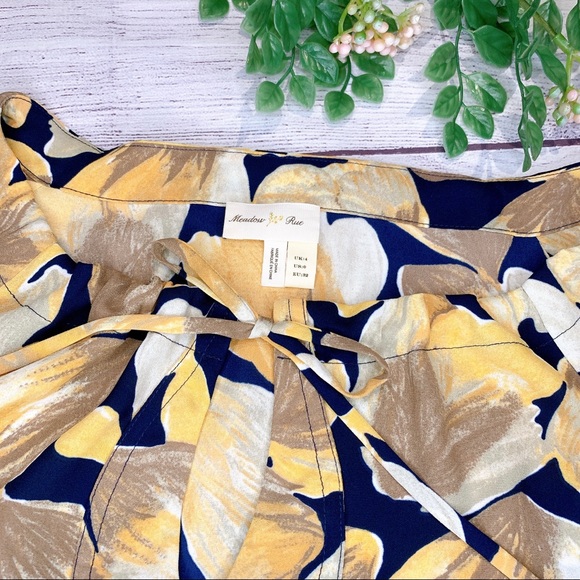 ANTHROPOLOGIE floral print top - Picture 4 of 11